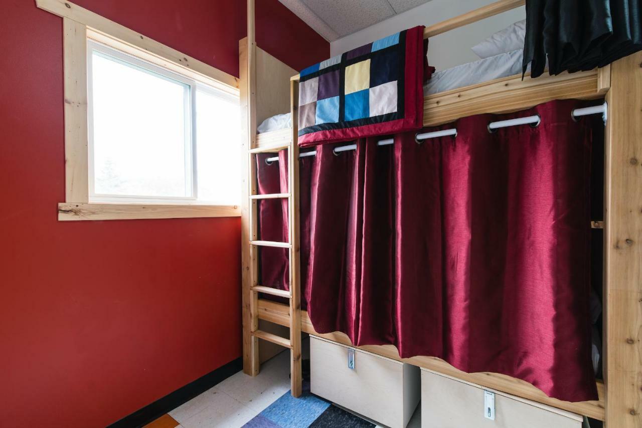 Out East Hostels - Rocky Harbour Exterior photo